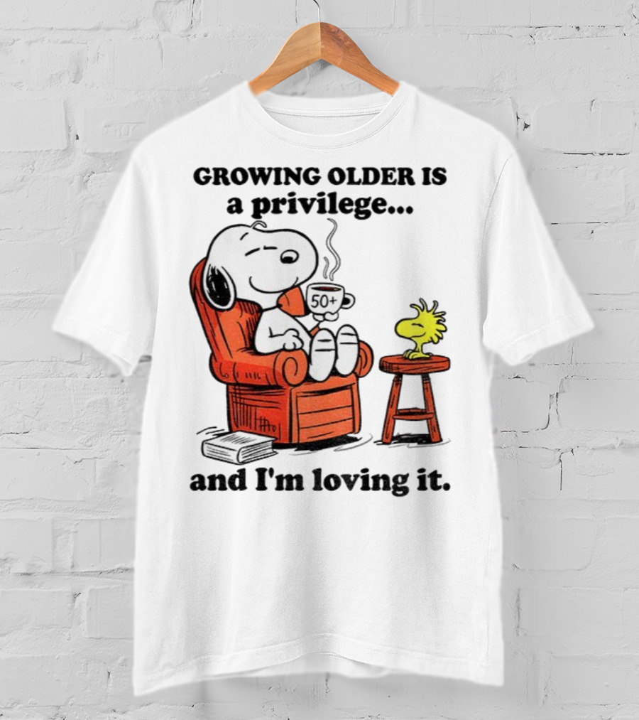 Snoopy And Woodstock Relaxing Growing Older 50+ Privilege And Loving It T-Shirt