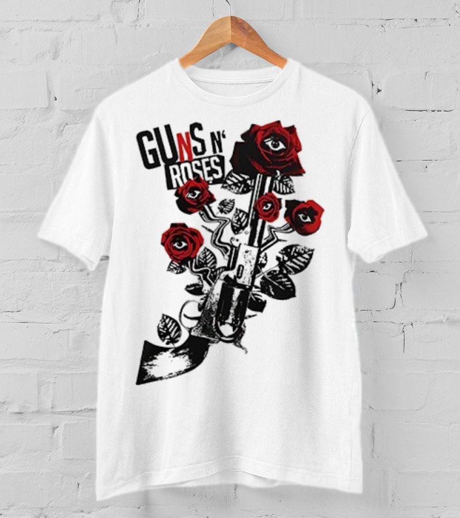 Guns N’ Roses 2025 World Tour Warsaw Red Roses And Pistols T-Shirt
