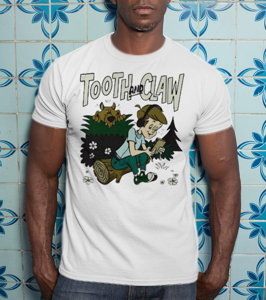 Tooth And Claw Podcast Don’t Look Behind You Headphones Listening Cartoon Dog Forest Scene T-Shirt