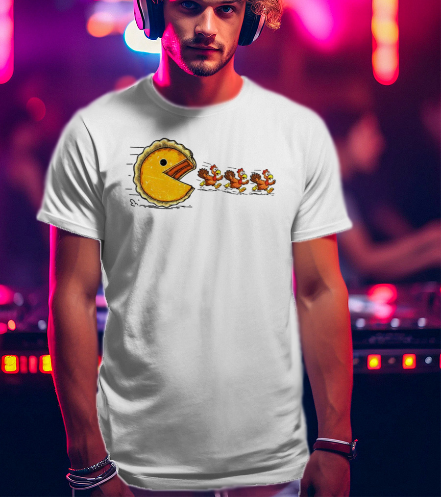 Thanksgiving Turkey Chase With Retro Pumpkin Pie Eating Game Theme T-Shirt