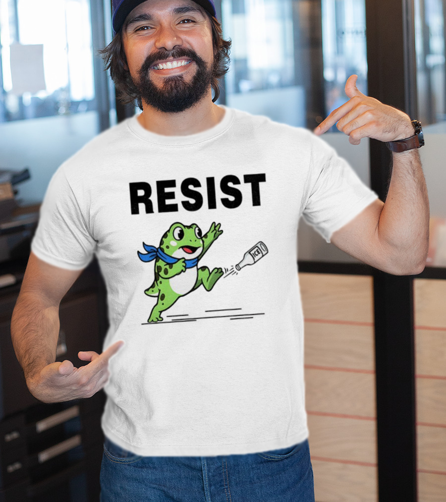 Portland Frog Resist Anti-ICE Protest Jumping Art T-Shirt