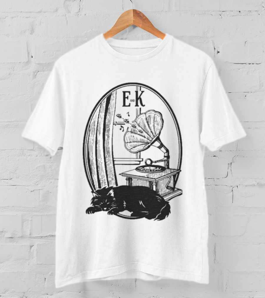Evan And Katelyn EK Vintage Gramophone Oval Design T-Shirt