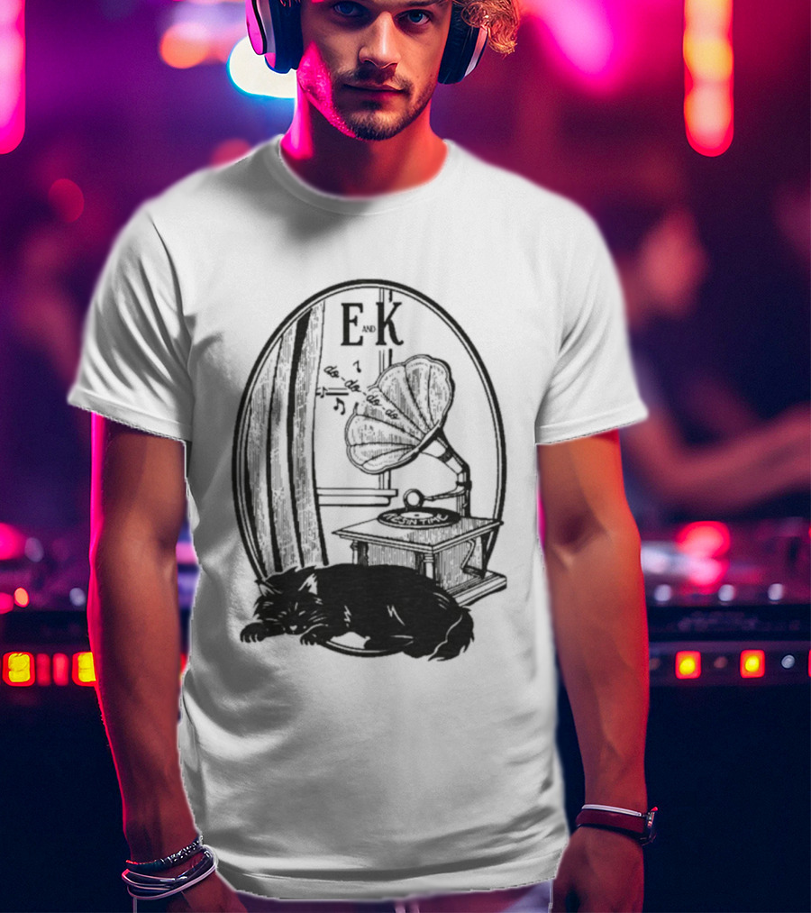 Evan And Katelyn EK Vintage Gramophone Oval Design T-Shirt