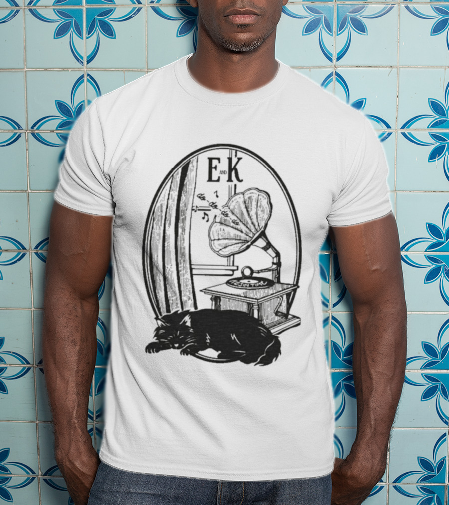 Evan And Katelyn EK Vintage Gramophone Oval Design T-Shirt