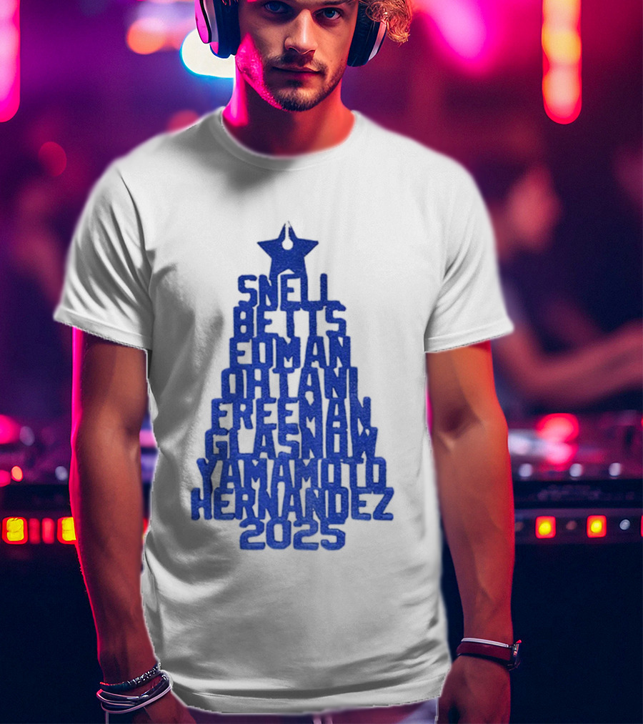Los Angeles Dodgers Snell Betts Freeman Ohtani Freeman Glasnow Yamamoto Hernandez Christmas Tree 2025 T-Shirt