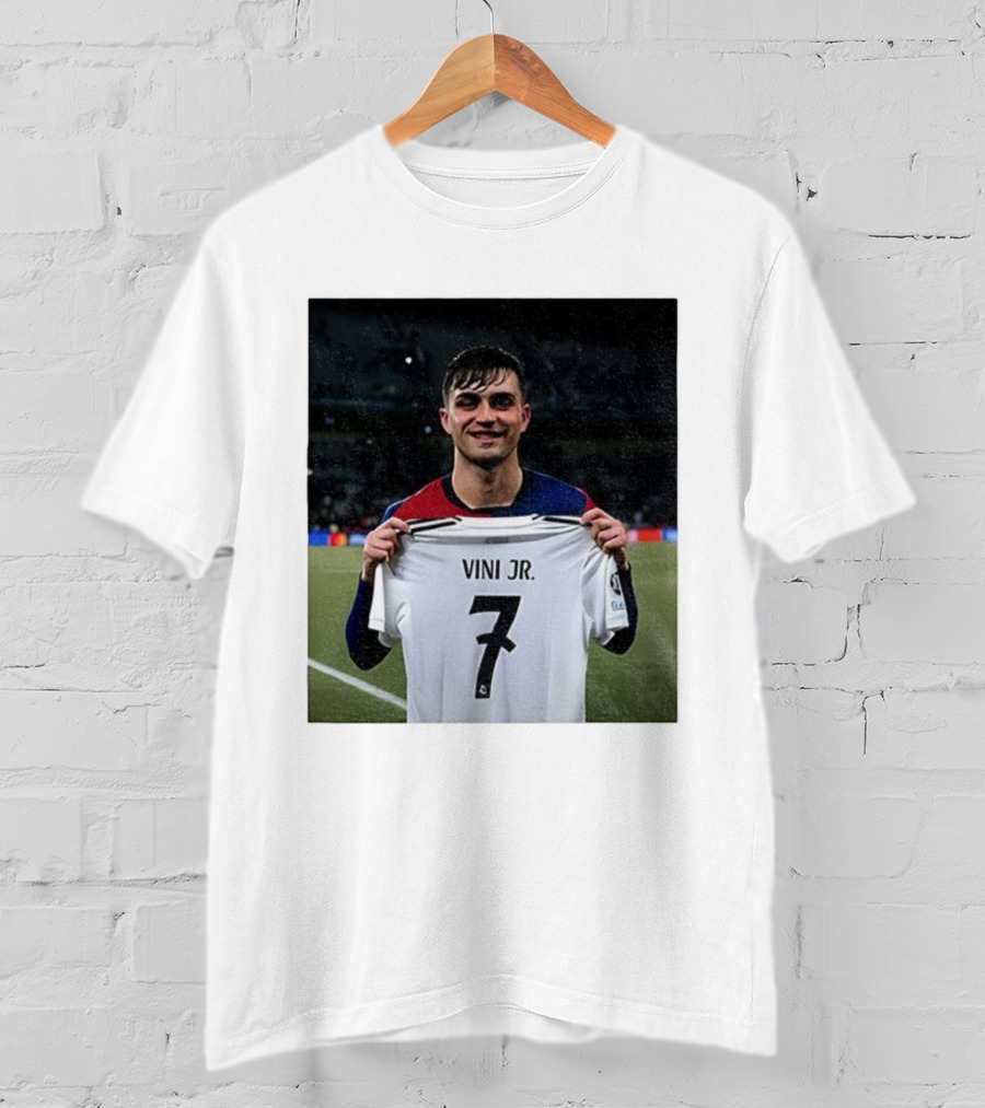 Pedri Holding Vini Jr 7 Jersey La Liga Real Madrid T-Shirt