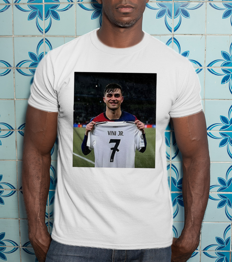 Pedri Holding Vini Jr 7 Jersey La Liga Real Madrid T-Shirt