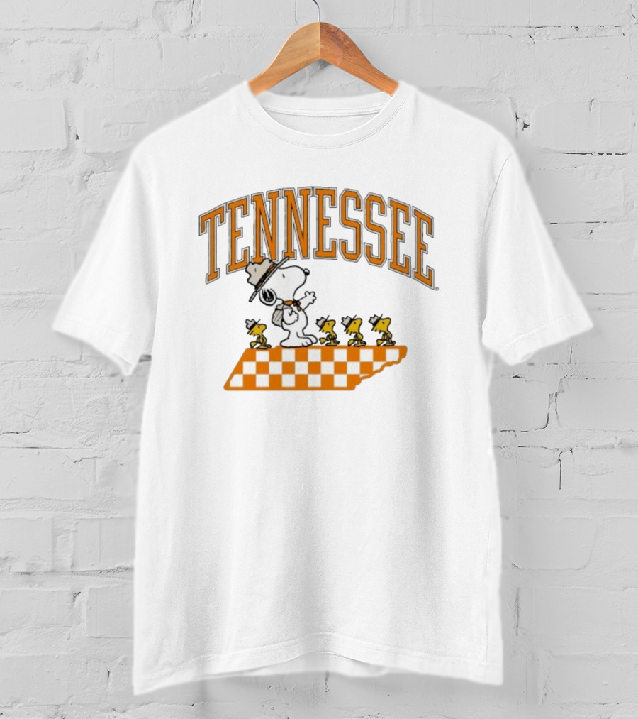 Tennessee Volunteers Snoopy Woodstock Beagle Scouts Peanuts T-Shirt
