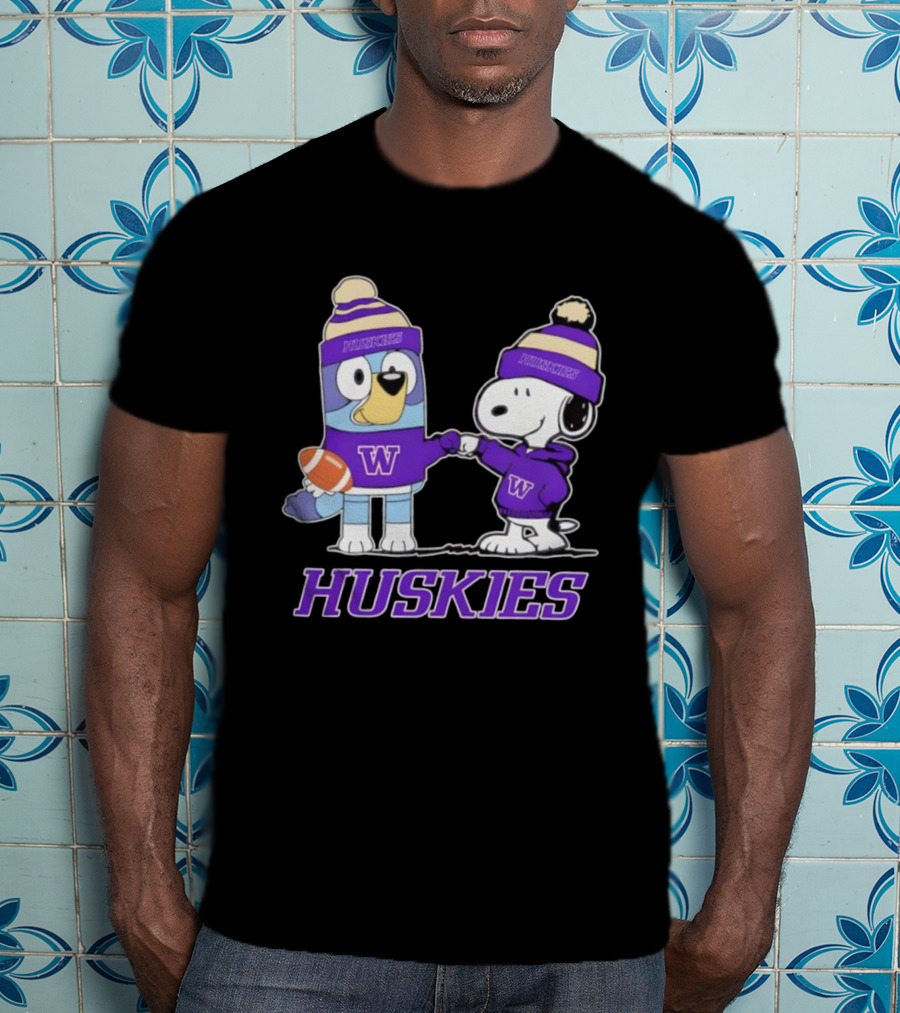 Snoopy Bluey Huskies Football W Washington Team T-Shirt