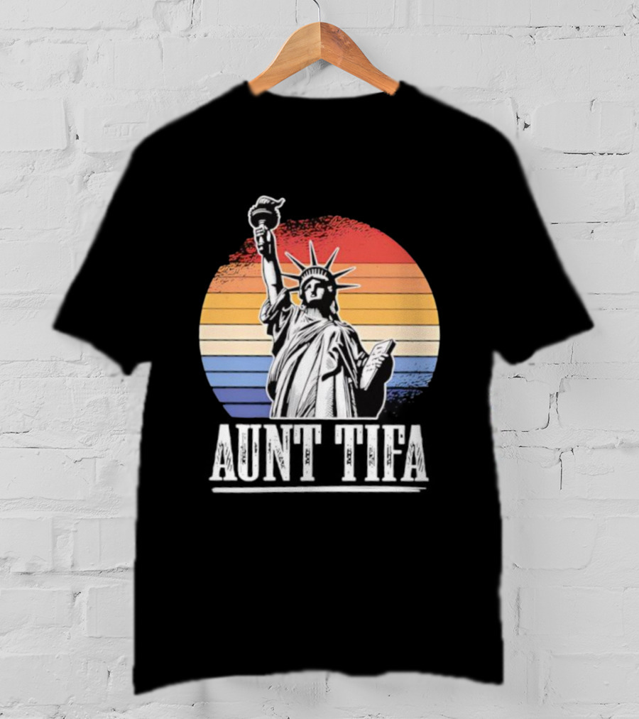 Statue Of Liberty Aunt Tifa Vintage Retro Stripes T-Shirt