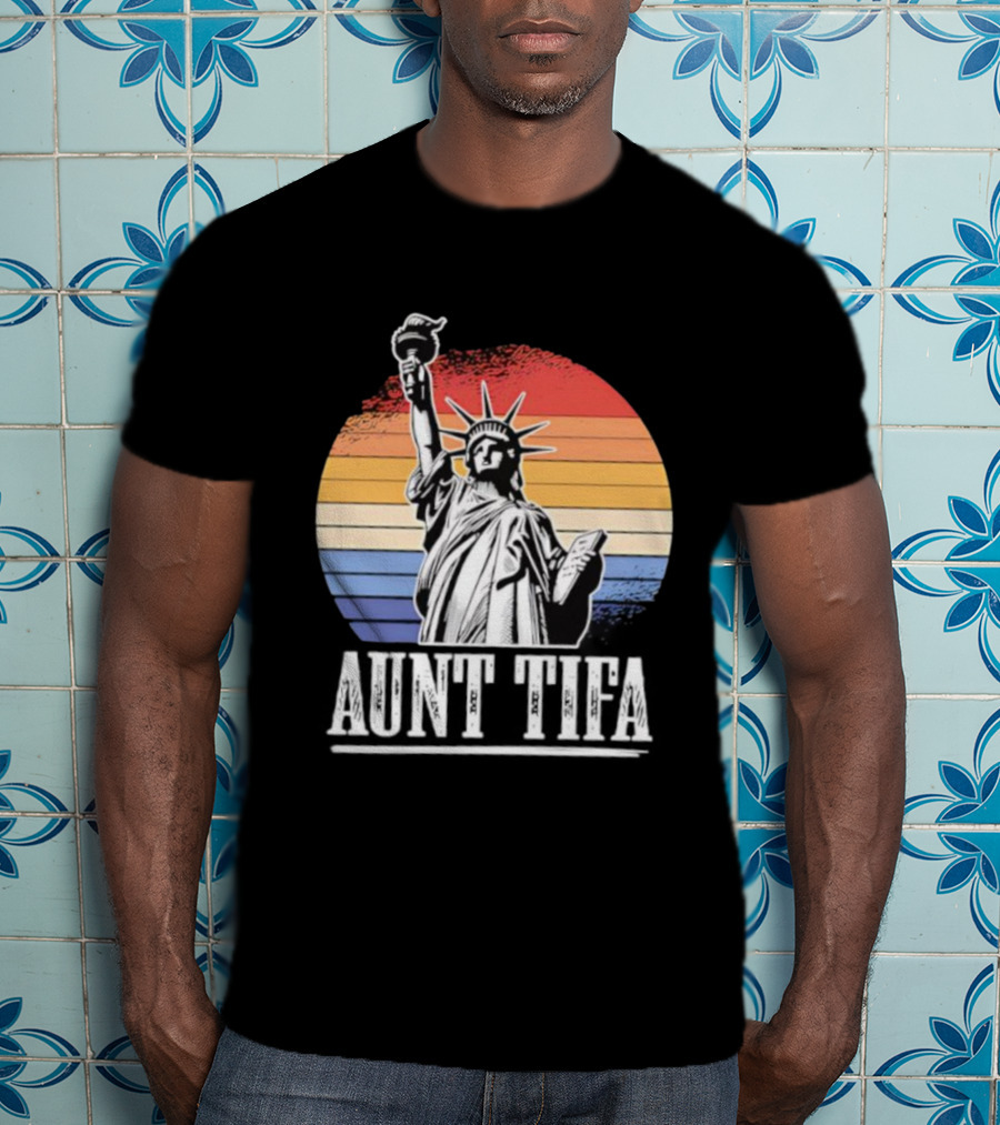Statue Of Liberty Aunt Tifa Vintage Retro Stripes T-Shirt