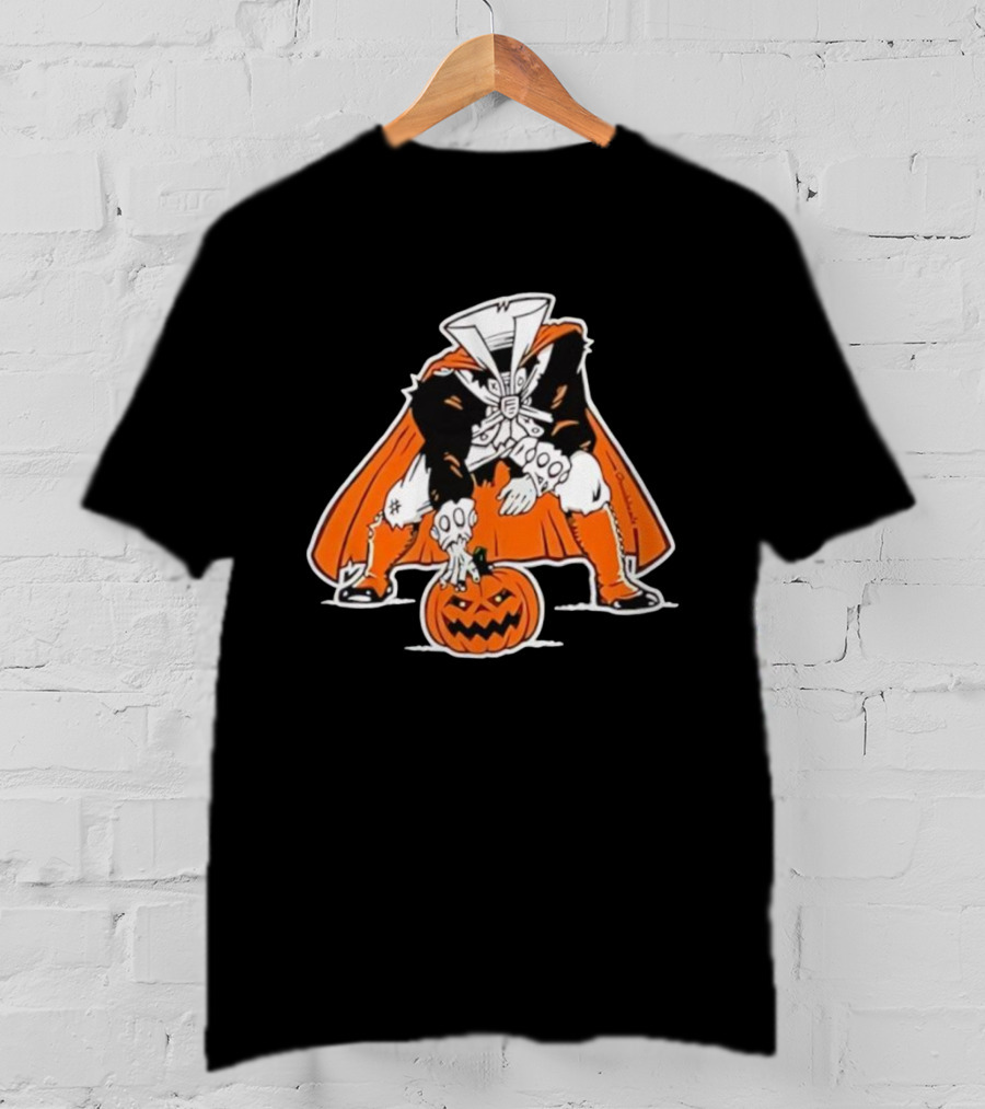 Headless Horseman Halloween Character With Pumpkin Jack O' Lantern Orange Cape Costume T-Shirt