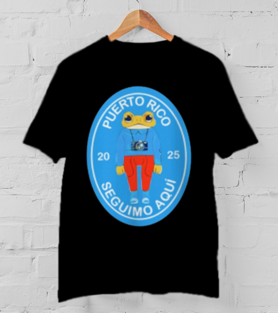 DeBi Frog Puerto Rico Seguimos Aquí 2025 T-Shirt