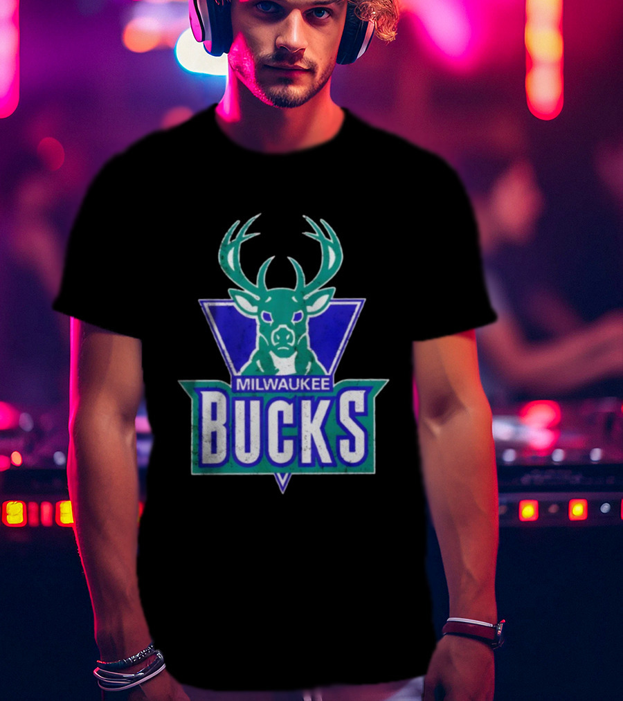 Milwaukee Bucks Deer Head Emblem Retro Style T-Shirt
