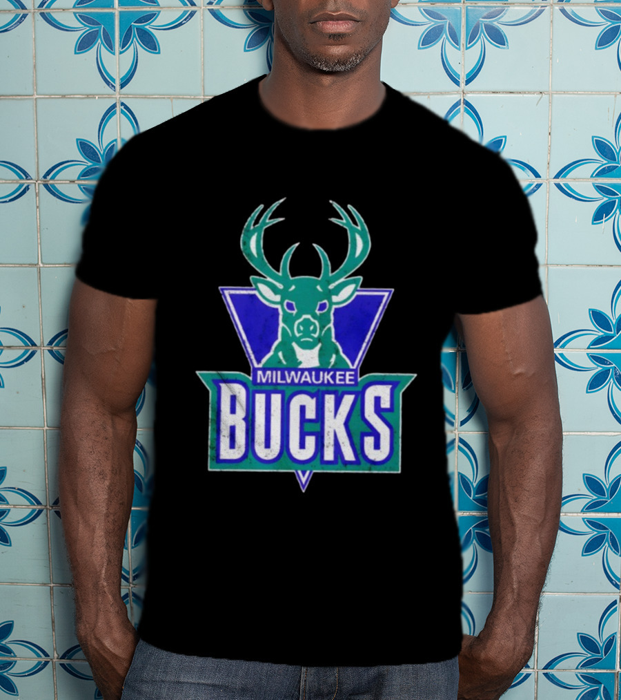 Milwaukee Bucks Deer Head Emblem Retro Style T-Shirt