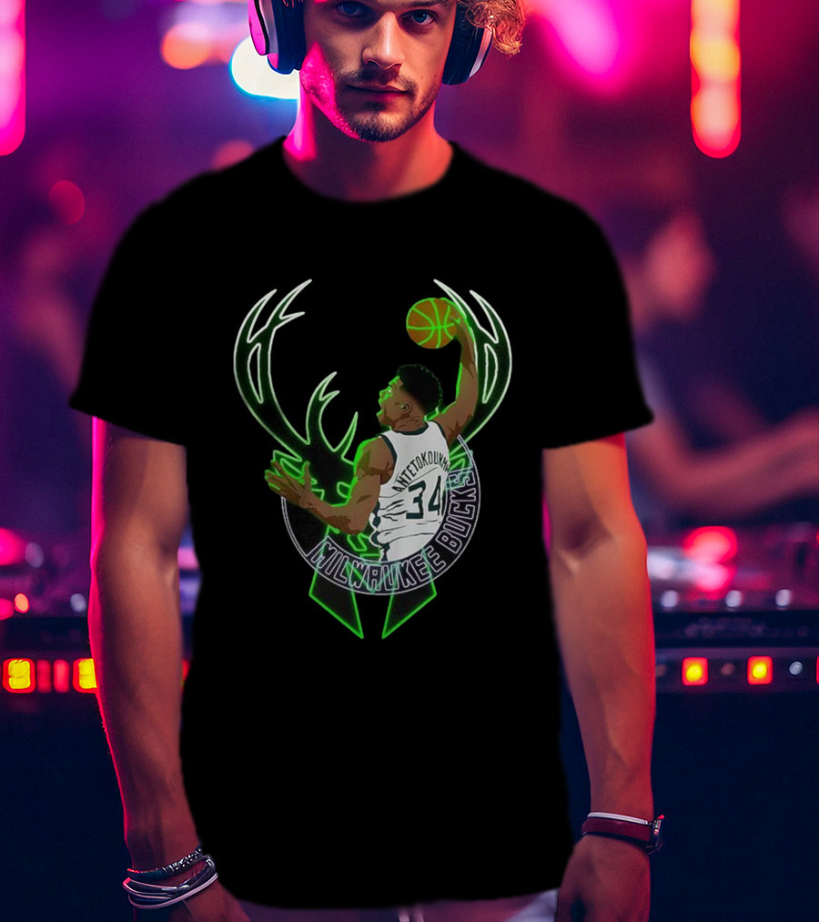 Milwaukee Bucks Giannis Antetokounmpo Dunk Basketball 34 T-Shirt