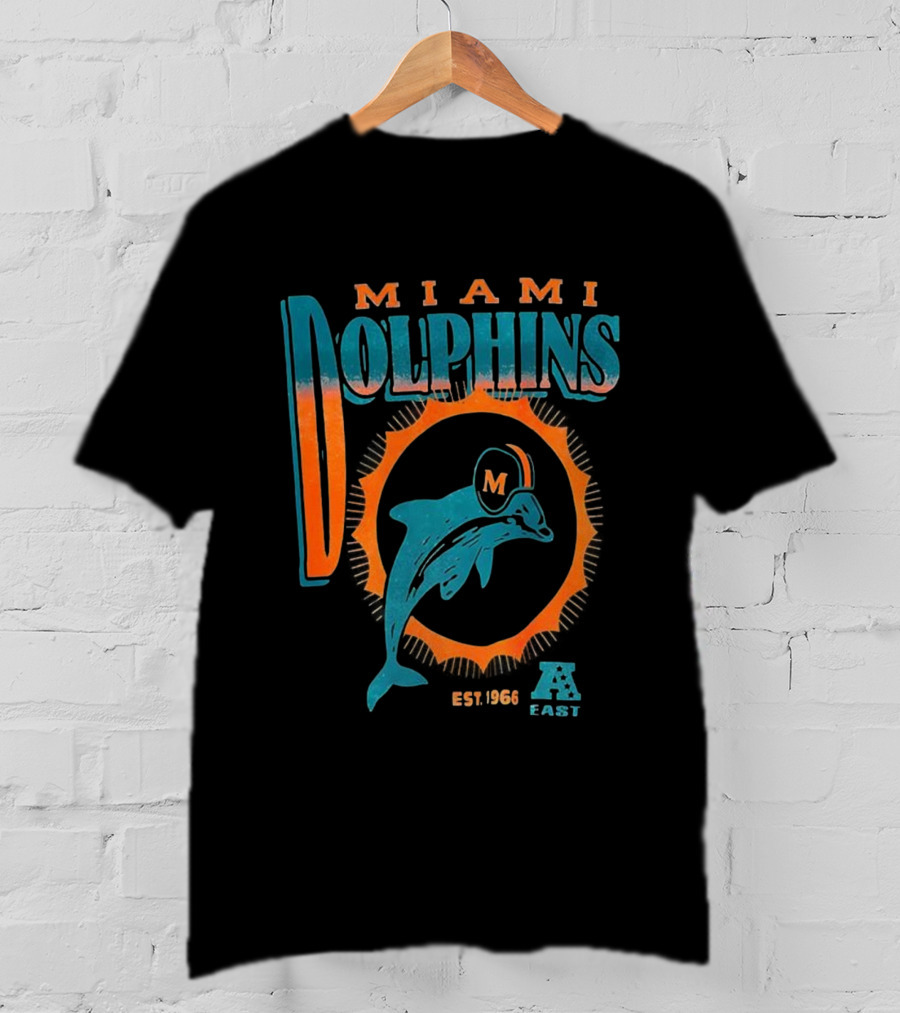 Miami Dolphins Est 1966 AFC East Vintage Football Dolphins M Helmet T-Shirt