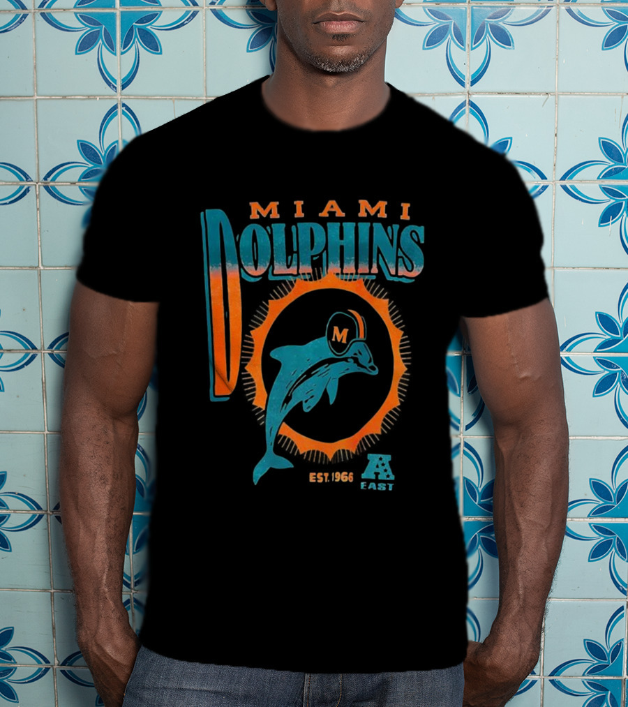 Miami Dolphins Est 1966 AFC East Vintage Football Dolphins M Helmet T-Shirt