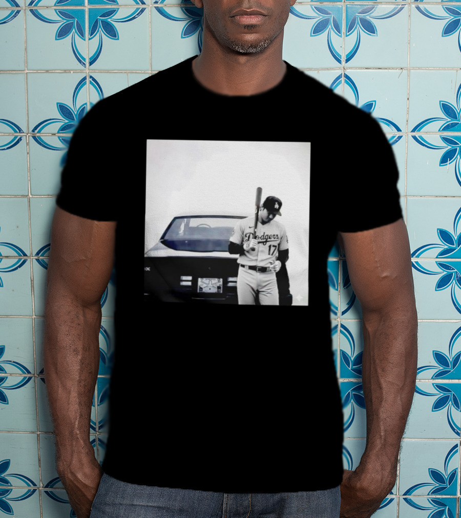 Shohei Ohtani Los Angeles Dodgers Baseball Pose Vintage Car Scene T-Shirt