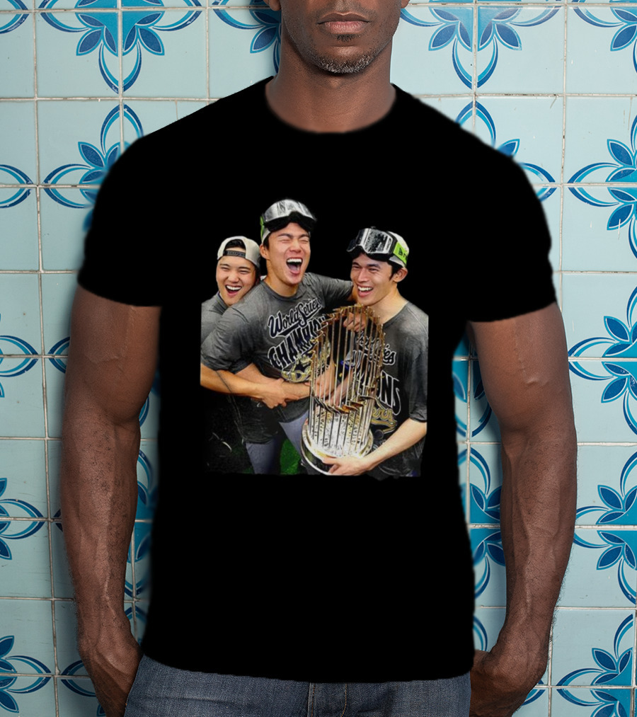 World Series Champions 2025 Yoshinobu Yamamoto Rōki Sasaki Shohei Ohtani Celebration T-Shirt