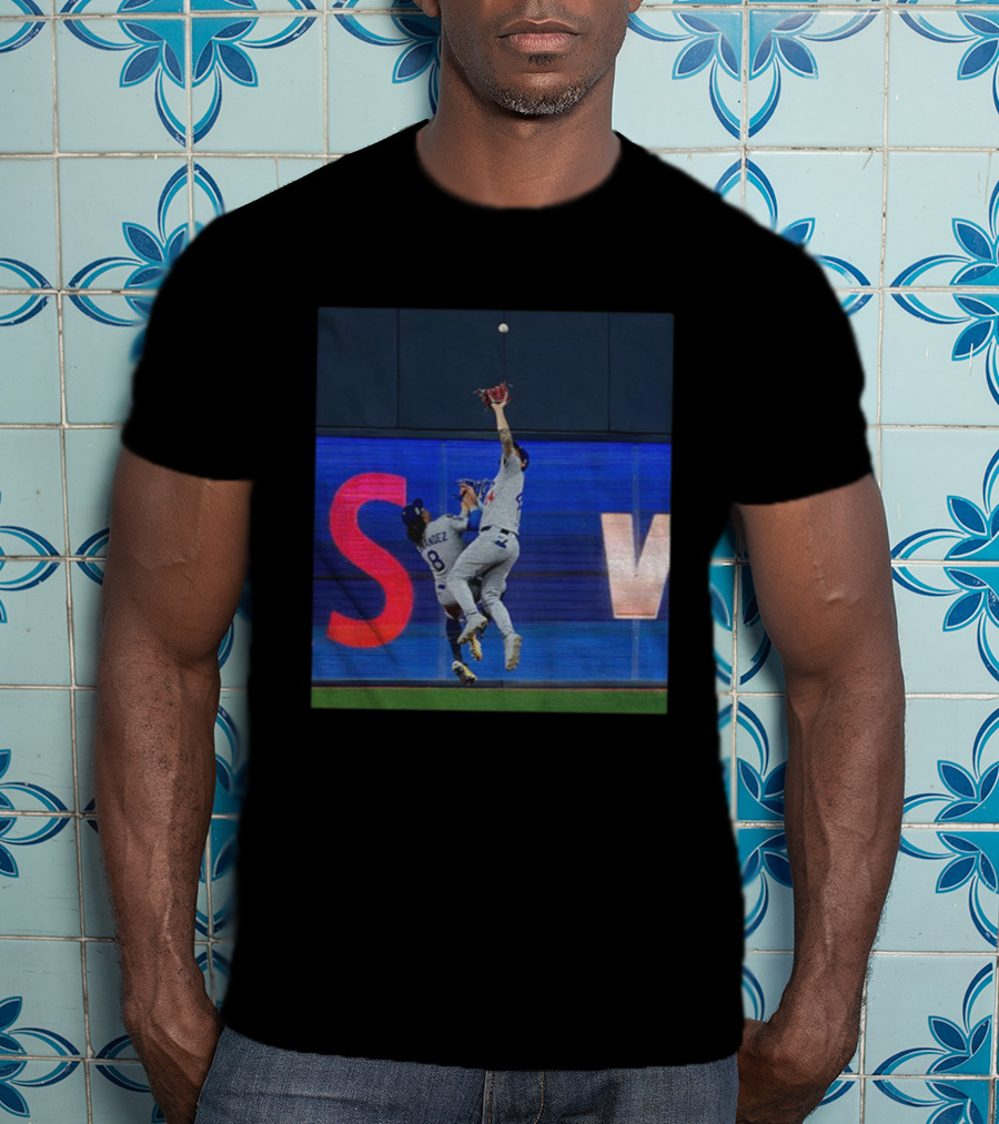 Kike Hernandez Andy Pages Dodgers Catch MLB World Series Action T-Shirt