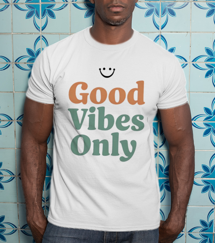 Good Vibes Only Retro Smile Iconic Phrase 70s Style T-Shirt