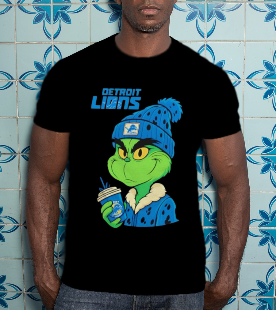 Detroit Lions Grinch Christmas Hat Coffee Cup T-Shirt