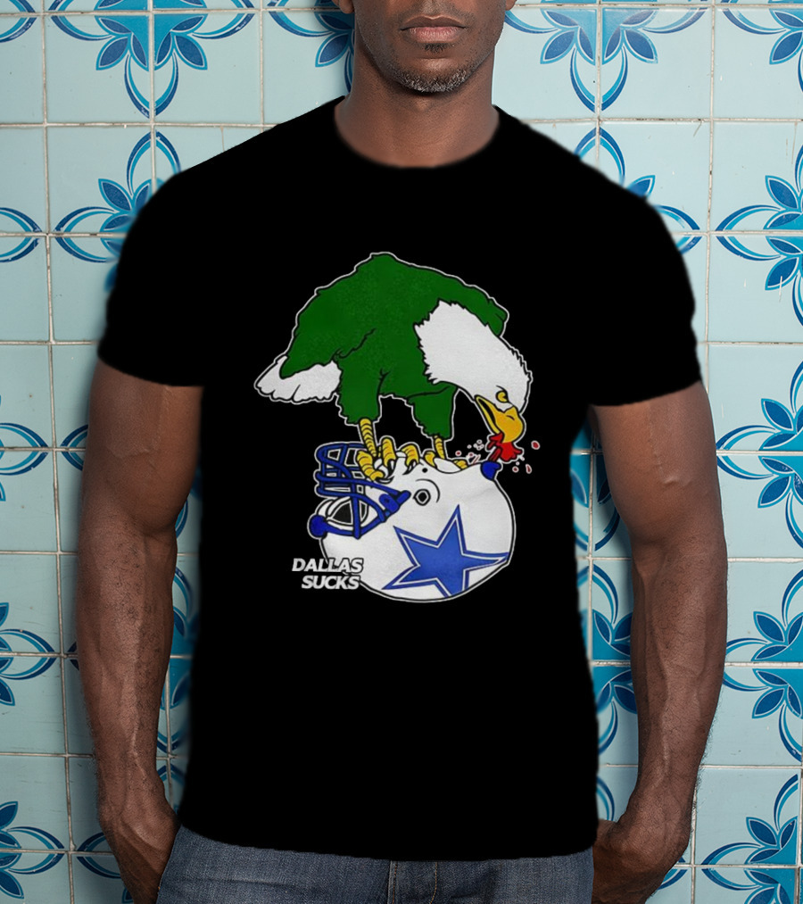 Philadelphia Eagles Pecking Dallas Helmet Dallas Sucks T-Shirt
