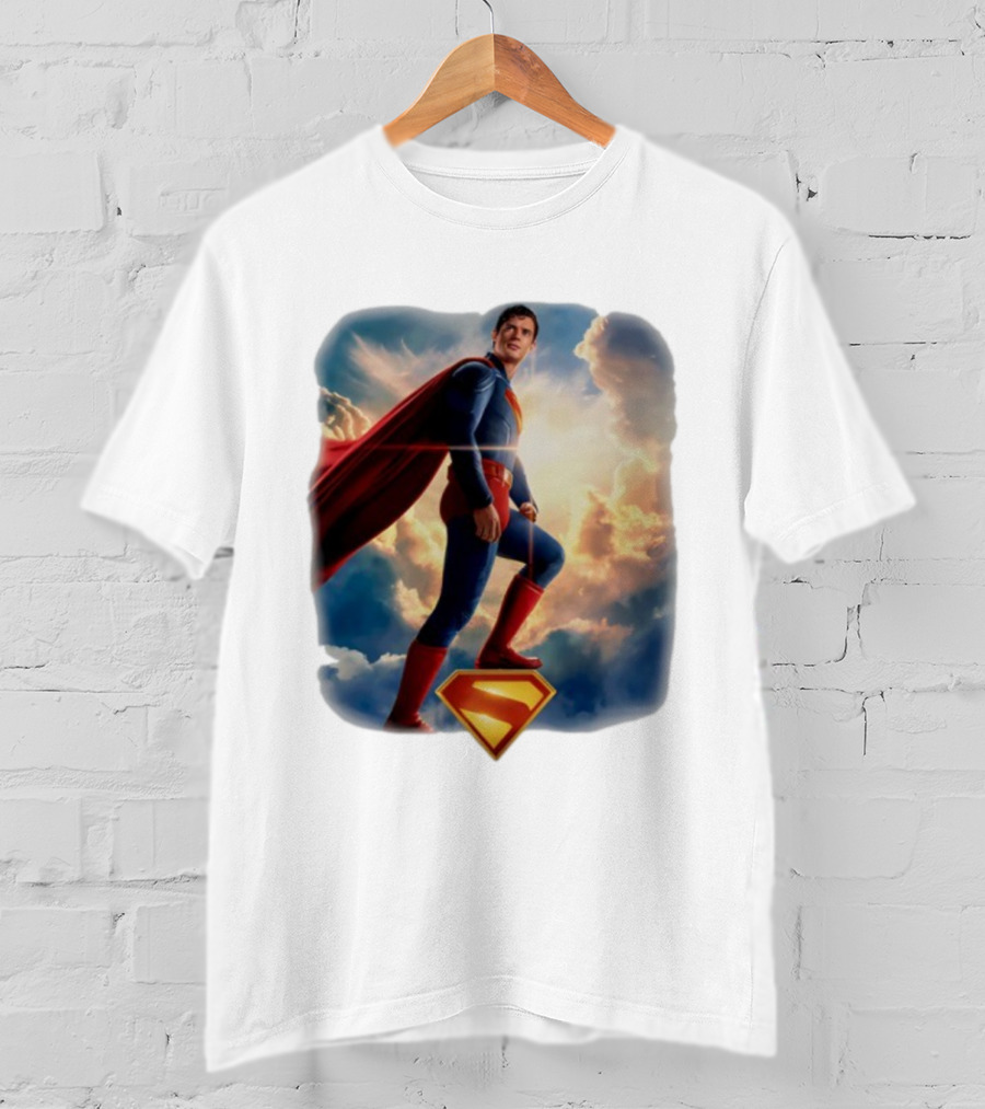 Superman 2025 Faded Standing Iconic Cape And Emblem T-Shirt