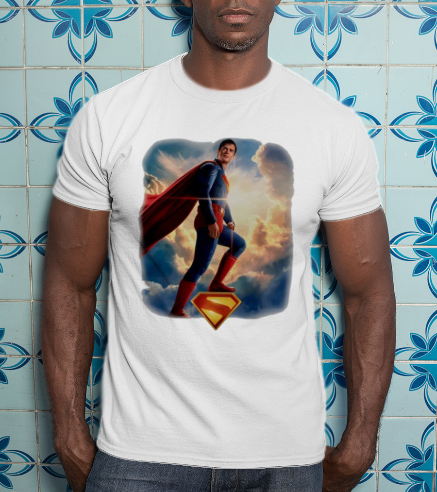 Superman 2025 Faded Standing Iconic Cape And Emblem T-Shirt