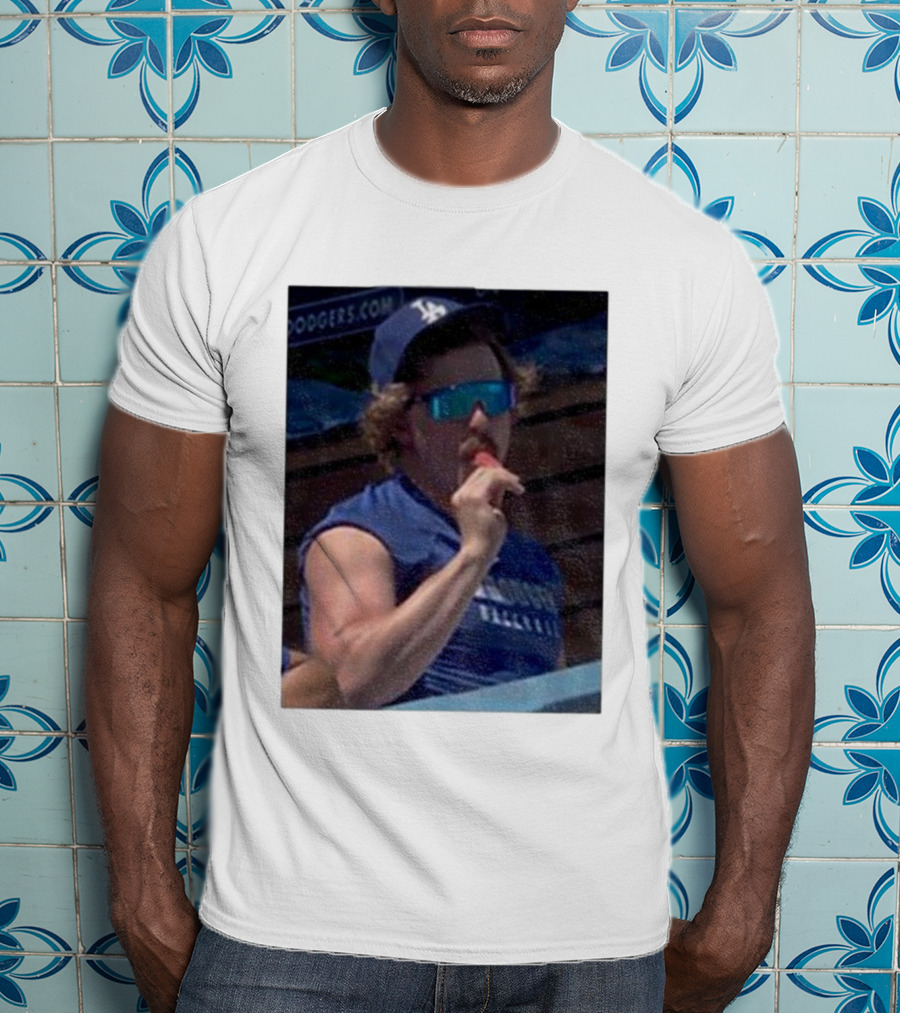 Dodgers Kike Hernandez Eating Popsicle Photo With LA Cap T-Shirt