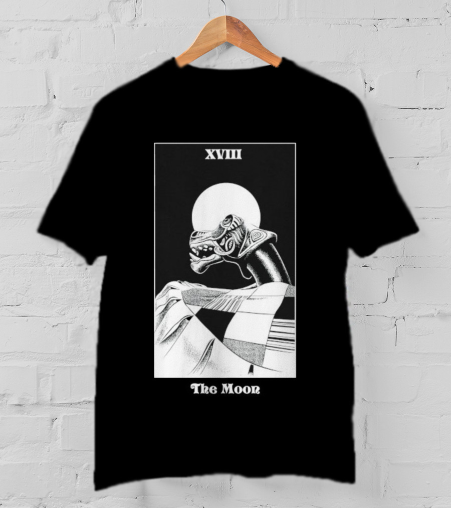 Summerisle Arcana The Moon XVIII Ancient Dragon And Full Moon Tarot Card T-Shirt