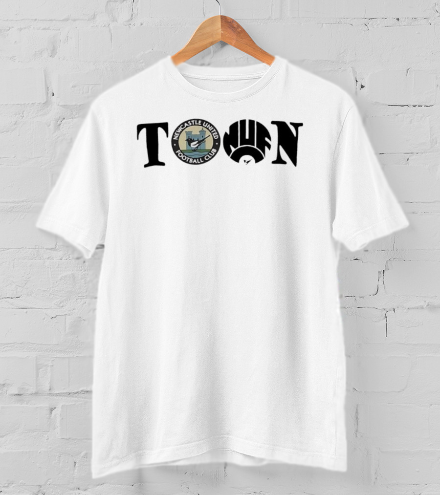 Toon Newcastle United Football Club Emblem Magpie Badge T-Shirt