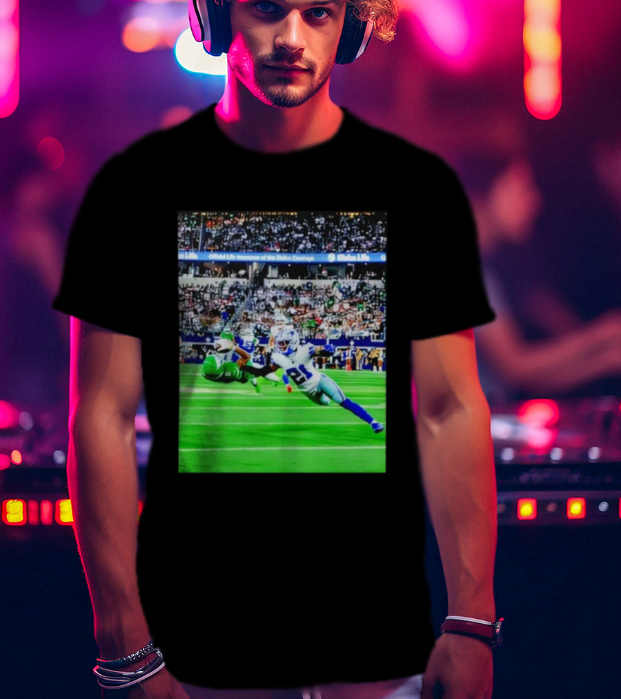 Evonta Smith Spectacular Leap Against Cowboys T-Shirt