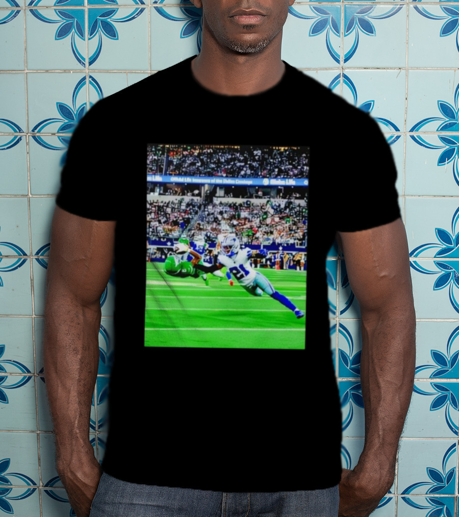 Evonta Smith Spectacular Leap Against Cowboys T-Shirt