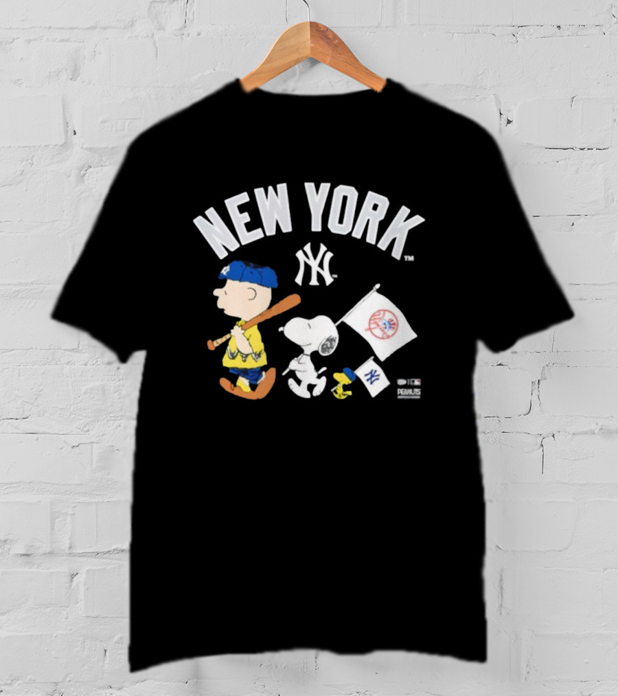 New York Yankees Peanuts Characters Baseball Flag T-Shirt
