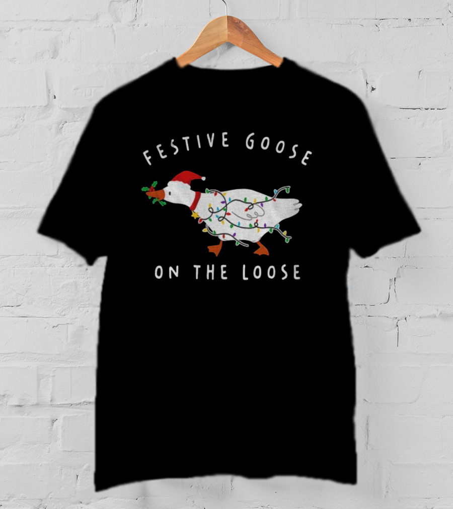 Festive Goose On The Loose Christmas Lights Santa Hat T-Shirt