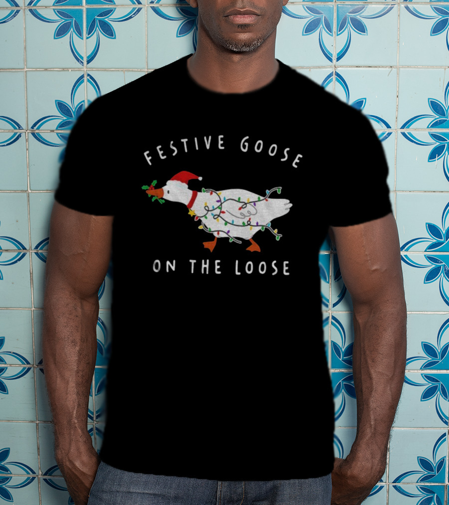 Festive Goose On The Loose Christmas Lights Santa Hat T-Shirt