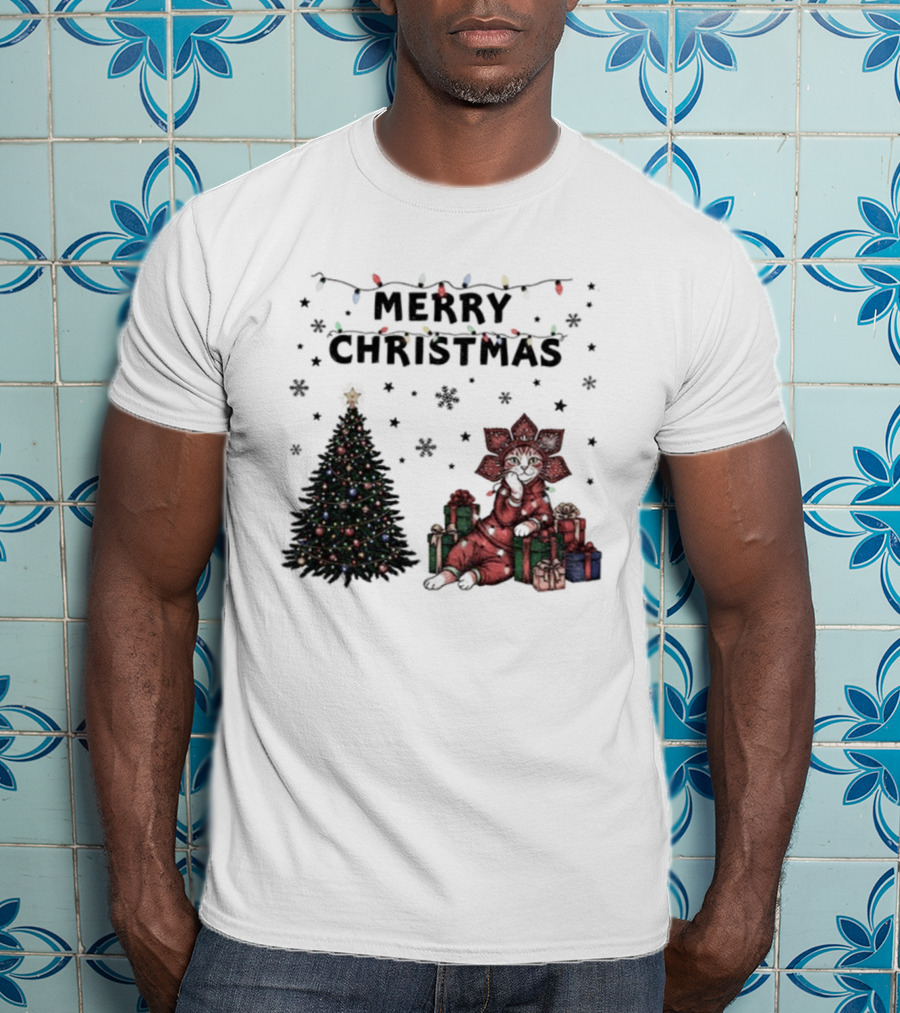 Cute Cat With Gifts Christmas Tree Lights Merry Christmas T-Shirt