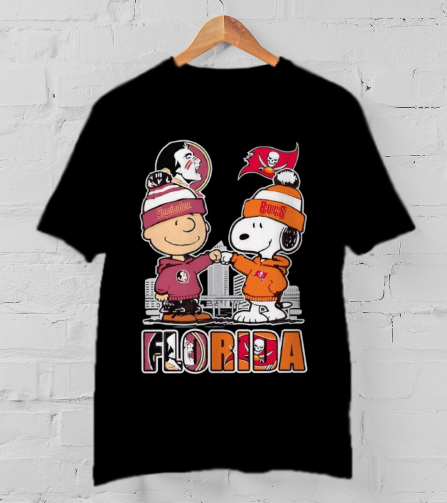 Charlie Brown And Snoopy Florida State Seminoles Tampa Bay Buccaneers Fist Bump T-Shirt