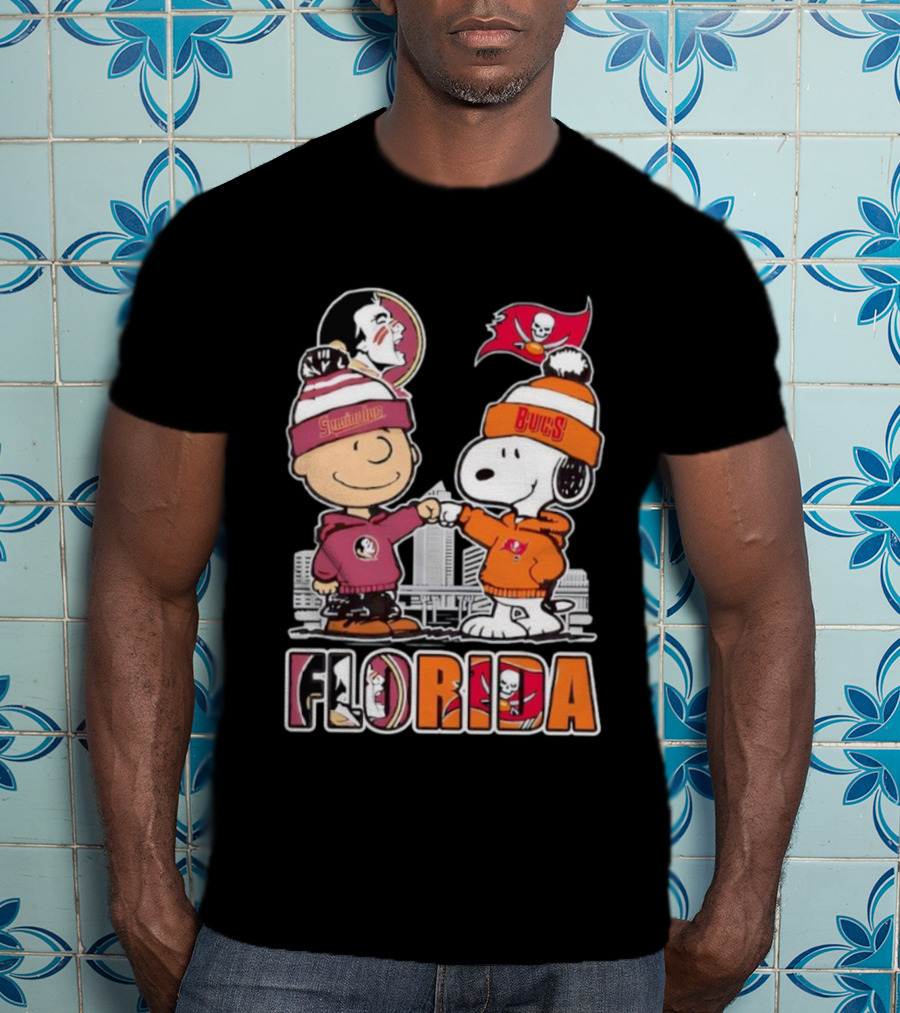 Charlie Brown And Snoopy Florida State Seminoles Tampa Bay Buccaneers Fist Bump T-Shirt