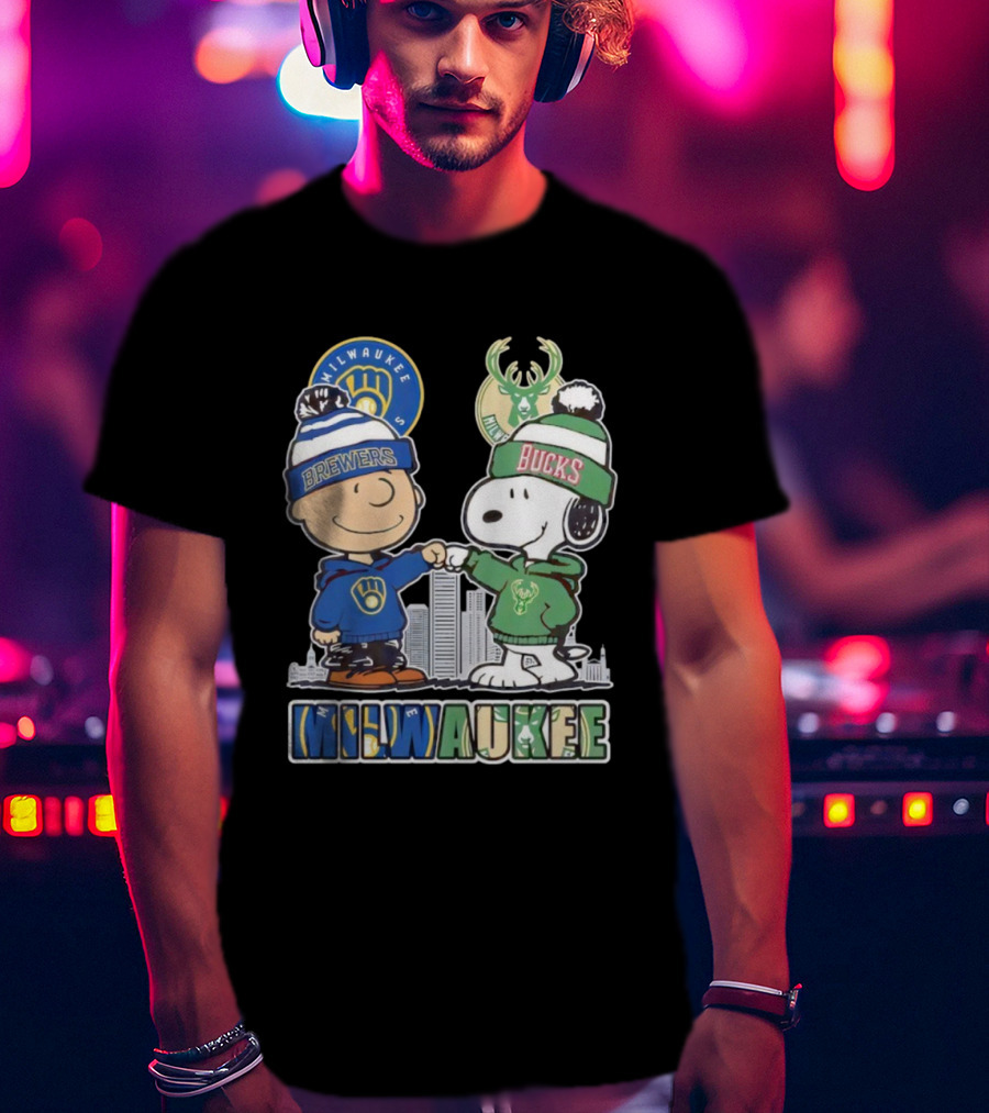 Charlie Brown Snoopy Milwaukee Brewers Bucks Fist Bump T-Shirt