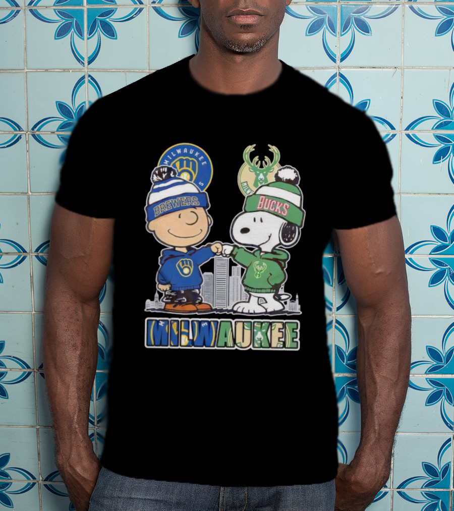 Charlie Brown Snoopy Milwaukee Brewers Bucks Fist Bump T-Shirt