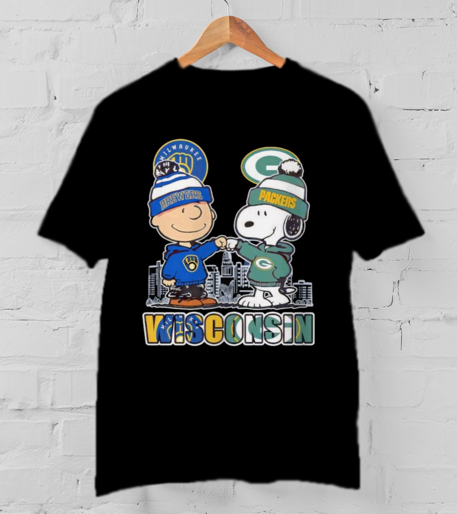 Charlie Brown Snoopy Wisconsin Milwaukee Brewers Green Bay Packers Apparel T-Shirt