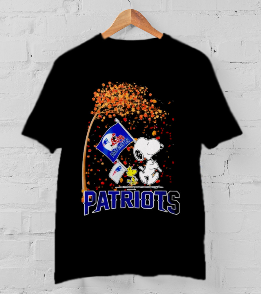 Patriots Snoopy Autumn Peanuts New Era NFL Collaboration T-Shirt