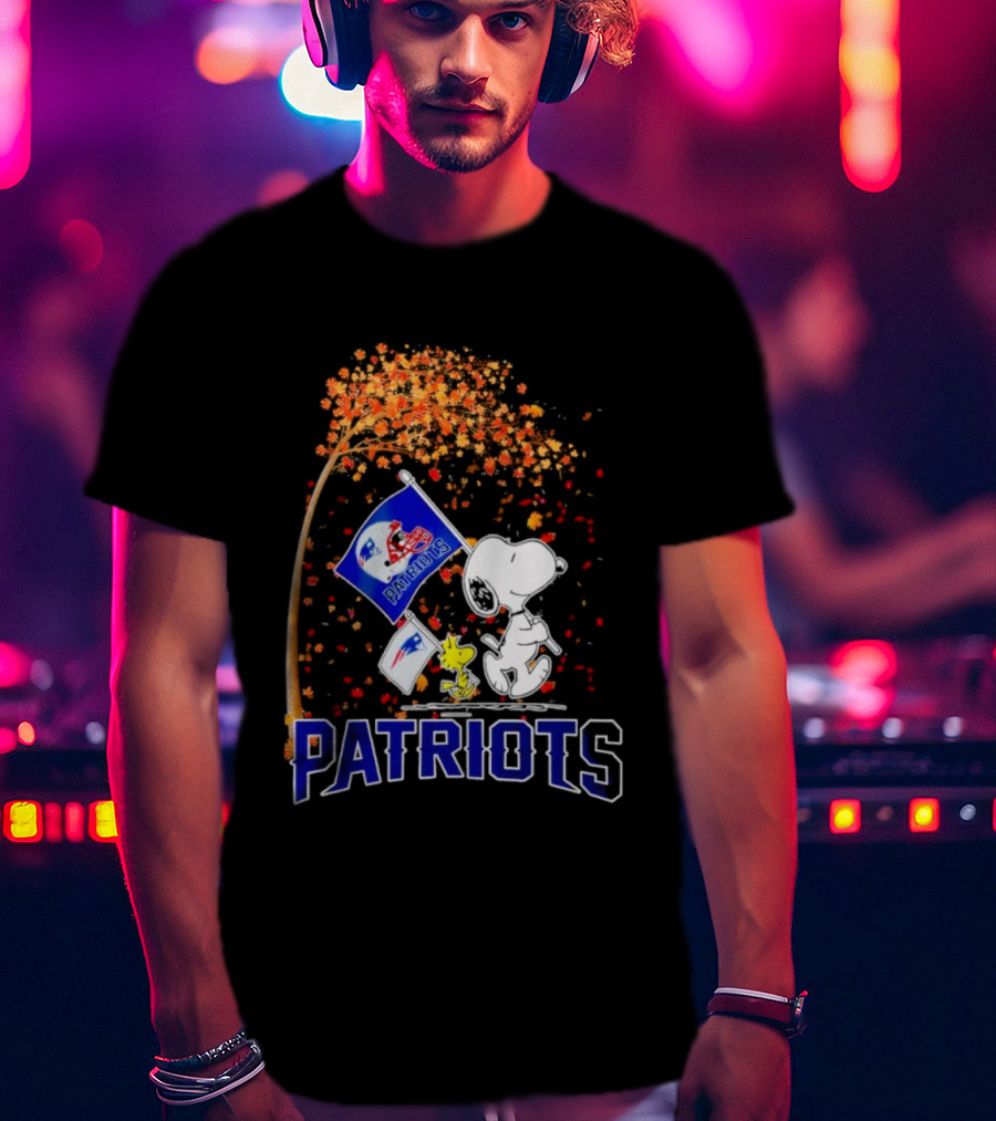 Patriots Snoopy Autumn Peanuts New Era NFL Collaboration T-Shirt
