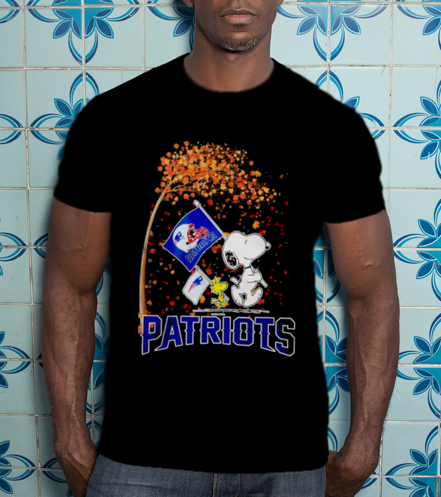 Patriots Snoopy Autumn Peanuts New Era NFL Collaboration T-Shirt