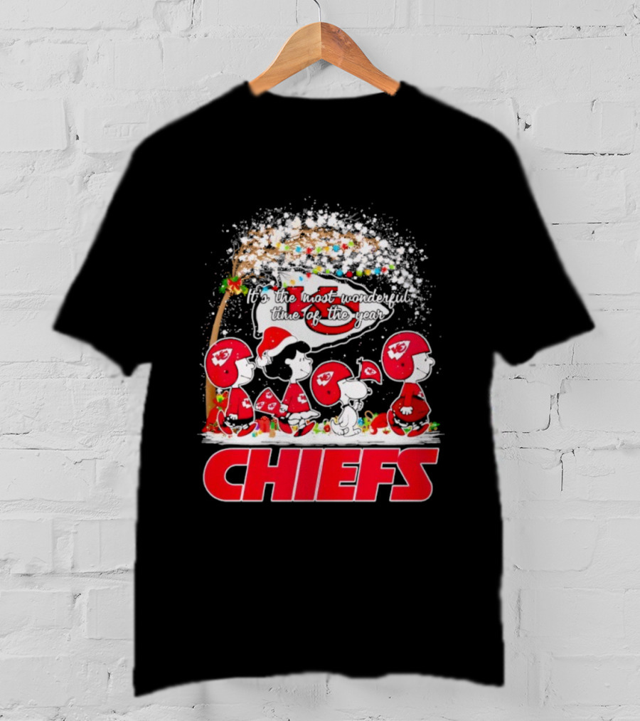 Peanuts Kansas City Chiefs Christmas Tree Wonderful Time Of The Year T-Shirt