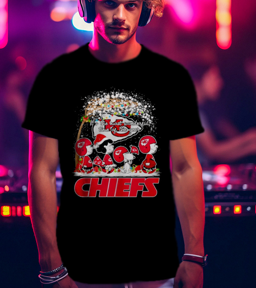 Peanuts Kansas City Chiefs Christmas Tree Wonderful Time Of The Year T-Shirt