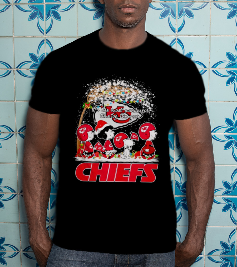 Peanuts Kansas City Chiefs Christmas Tree Wonderful Time Of The Year T-Shirt